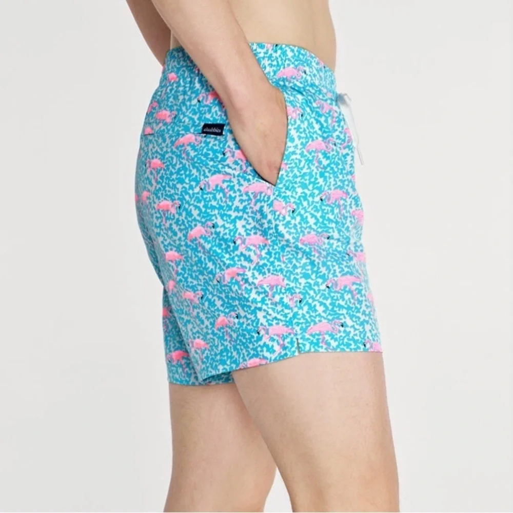 Chubbies Men’s Swim Trunks the Domingos Mini Flamingos Blue Pink 5.5” Inseam